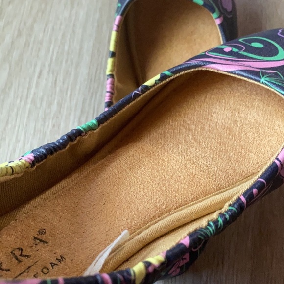 Serra Memory Foam Floral Ballet Flats - Picture 6 of 10